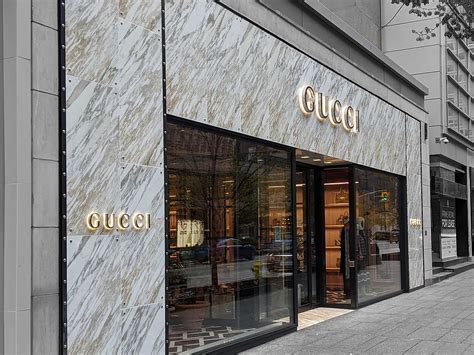 130 bloor street gucci|gucci stores in toronto.